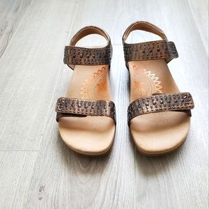 Aetrex Brand New Womens Maria Studded Strip Orthopedic Sandals